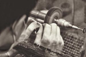 Jewelry-Polishing-and-detailing